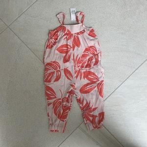 NWT Baby Gap romper. Size 18-24 months.